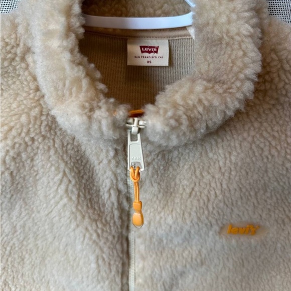 New! Levi’s Sherpa Fleece Vest – Women’s XS – Beige - Picture 11 of 13